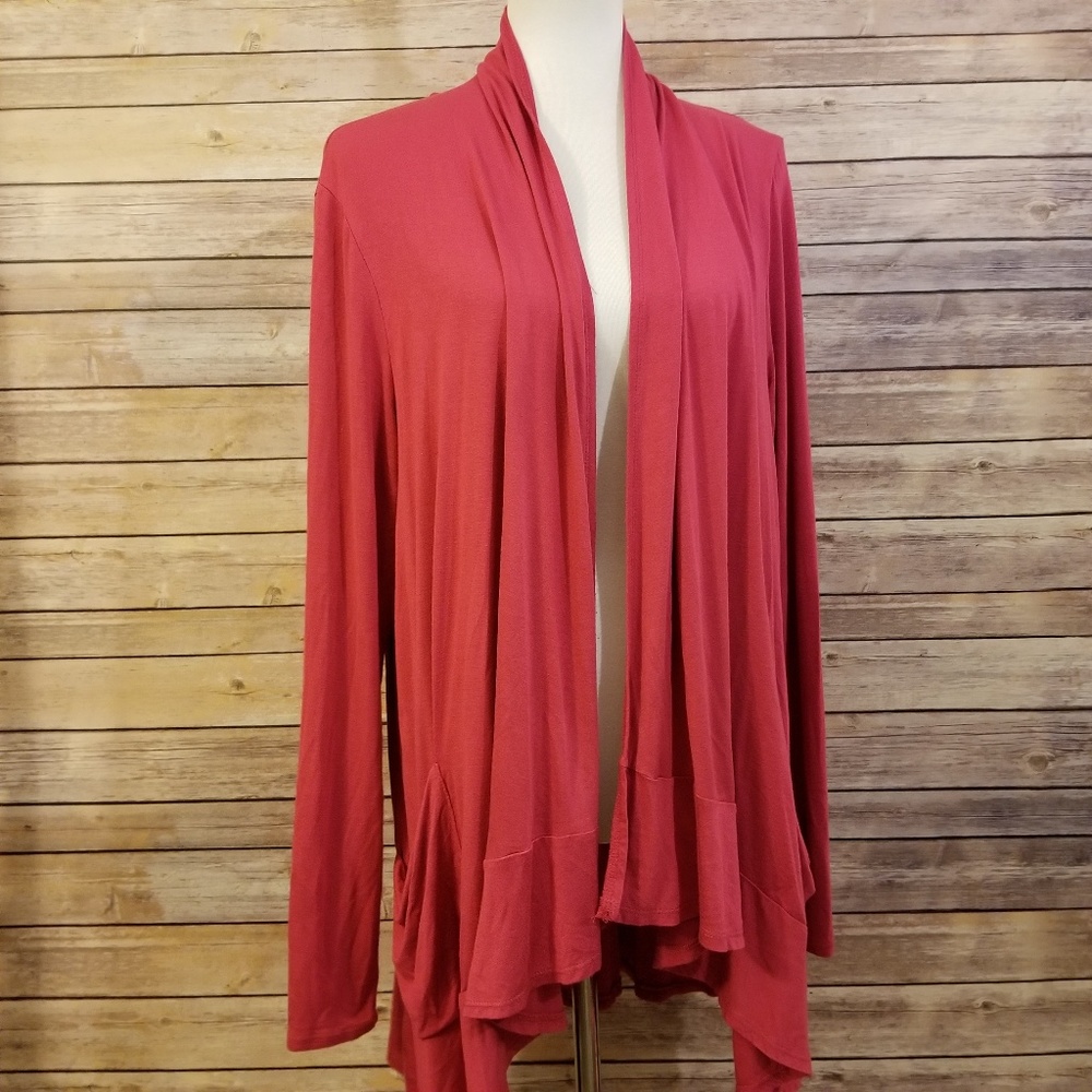 LOGO Lori Goldstein ❤ Cascade Drape Open Cardigan
